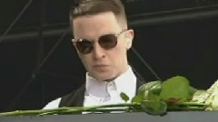 Hurts - Sunday
