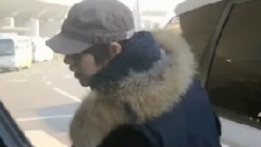 圭贤(Super Junior) - 仁川机场接机 圭贤正在找车中