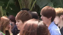 EXO - 吴世勋 & 鹿晗 At Disneyland