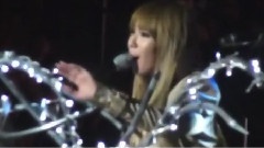 2NE1 - BACKSTAGE & IT HURTS