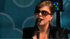 Kelly Clarkson - Miss Independent & Walk Away and Since You've Been Gone