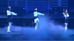 前田敦子,柏木由纪,板野友美,AKB48 - 抱きしめられたら