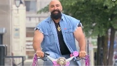 音乐短片,搞笑音乐 - Big Biker Tiny Pink Bike