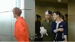 EXO - EXO出洗手间