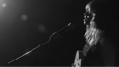Gabrielle Aplin - Light Up The Dark