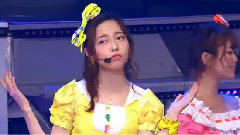AKB48 - Tiny T-shirt