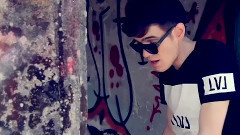 Max & Bianca - Young & Broken