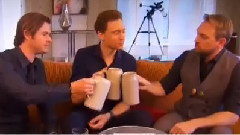 Tom Hiddleston - 德国站之掰手腕