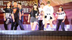 街舞视频 - 2015 成都20中 歌舞晚会 街舞片段