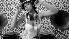 Kiki Swing