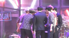EXO-M,EXO-K,EXO - Love Me Right舞台,请大家多多期待!