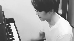 EXO,朴灿烈(EXO),边伯贤(EXO) - 灿烈 & 伯贤INS互发对方弹钢琴视频