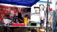 EXO-M,EXO-K,EXO - Love Me Right上海演唱会场外粉丝应援视频