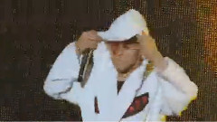 G-Dragon(BigBang),BigBang - Hands Up