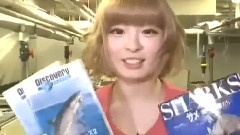 きゃりーぱみゅぱみゅ - Kyary Pamyu Pamyu With Sharks