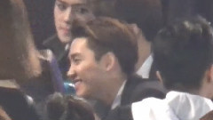 EXO - 等候区