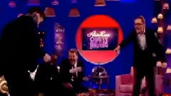 Tom Hiddleston,Chris Hemsworth - Dancing Together