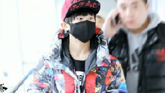 TFBOYS - 易烊千玺的机场style 8