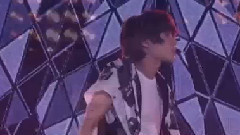 李泰民(SHINee) - 与饰品搏斗的泰民