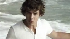 One Direction - What Makes You Beautiful