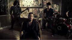 泰国歌手 - เจ็บกว่าคือฉัน