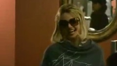 Britney Spears - 驾车去买星巴克