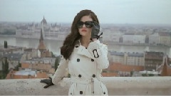 Selena Gomez - Round And Round