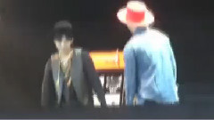 G-Dragon(BigBang),太阳(Bigbang),胜利(Bigbang),BigBang - 斗鸡游戏