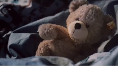 音乐短片 - Don't Be Afraid Of The Dark