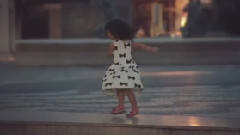 音乐短片 - The Dancing Traffic Light Manikin