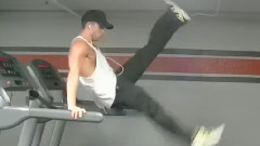 音乐短片 - Uptown Funk Treadmill Dance
