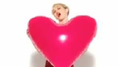 Miley Cyrus - Golden Lady广告