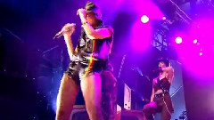 Rihanna - Hard & Disturbia