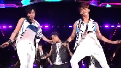 东方神起 - Sweat