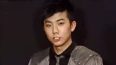 2PM,黄灿盛(2PM) - Wide News越利袭击(展示肌肉)
