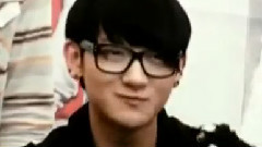 EXO - 一大波亲亲来袭!