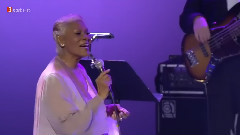 Dionne Warwick - Walk On By