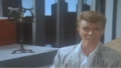 David Bowie - Loving The Alien