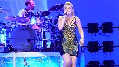 Kelly Clarkson - Mr. Know It All & Miss Independent