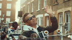 Robbie Williams - Goin'Crazy