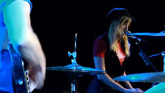 The Ting Tings - We Walk