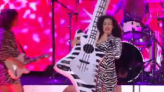 Charli XCX - Famous & Drop That Kitty