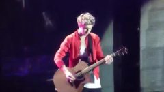 One Direction - Niall's Dance Moves & Cute Moments From TMH 2013