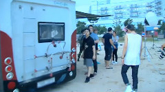 iKON - Team B月末评价后旅行海边自拍