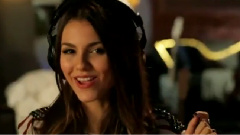 Victoria Justice - Freak the Freak Out