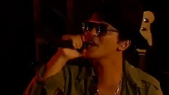 Bruno Mars - Runaway Baby (BBC Radio 1 Live Lounge)现场版