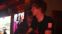 模仿翻唱 - 丽江街头的外国艺人