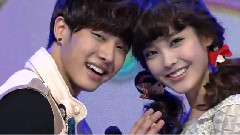 IU,李起光 - Hawaiian Couple