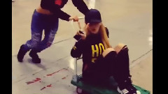 CL(2NE1),2NE1 - CL INS更新