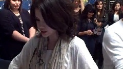Selena Gomez - Wright Call A Few Of Her Fans